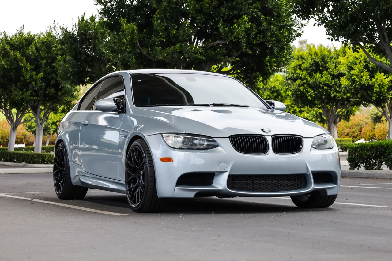 2010 BMW M3 — photo 27
