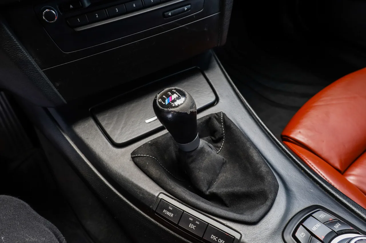 2010 BMW M3 — photo 16