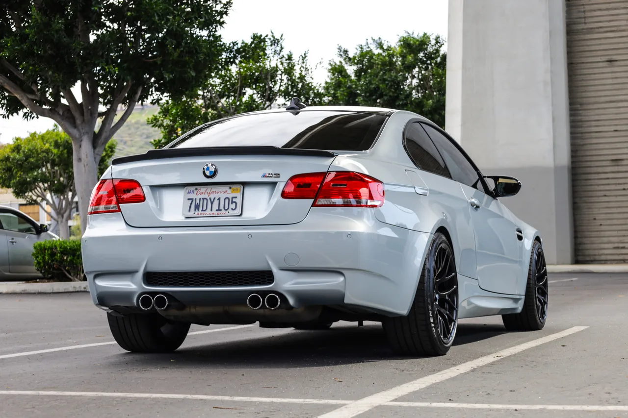 2010 BMW M3 — photo 25