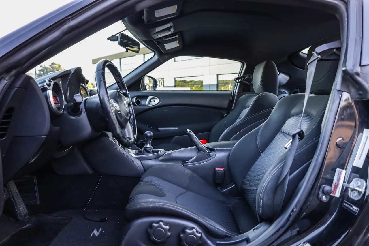 2014 Nissan 370Z — photo 24