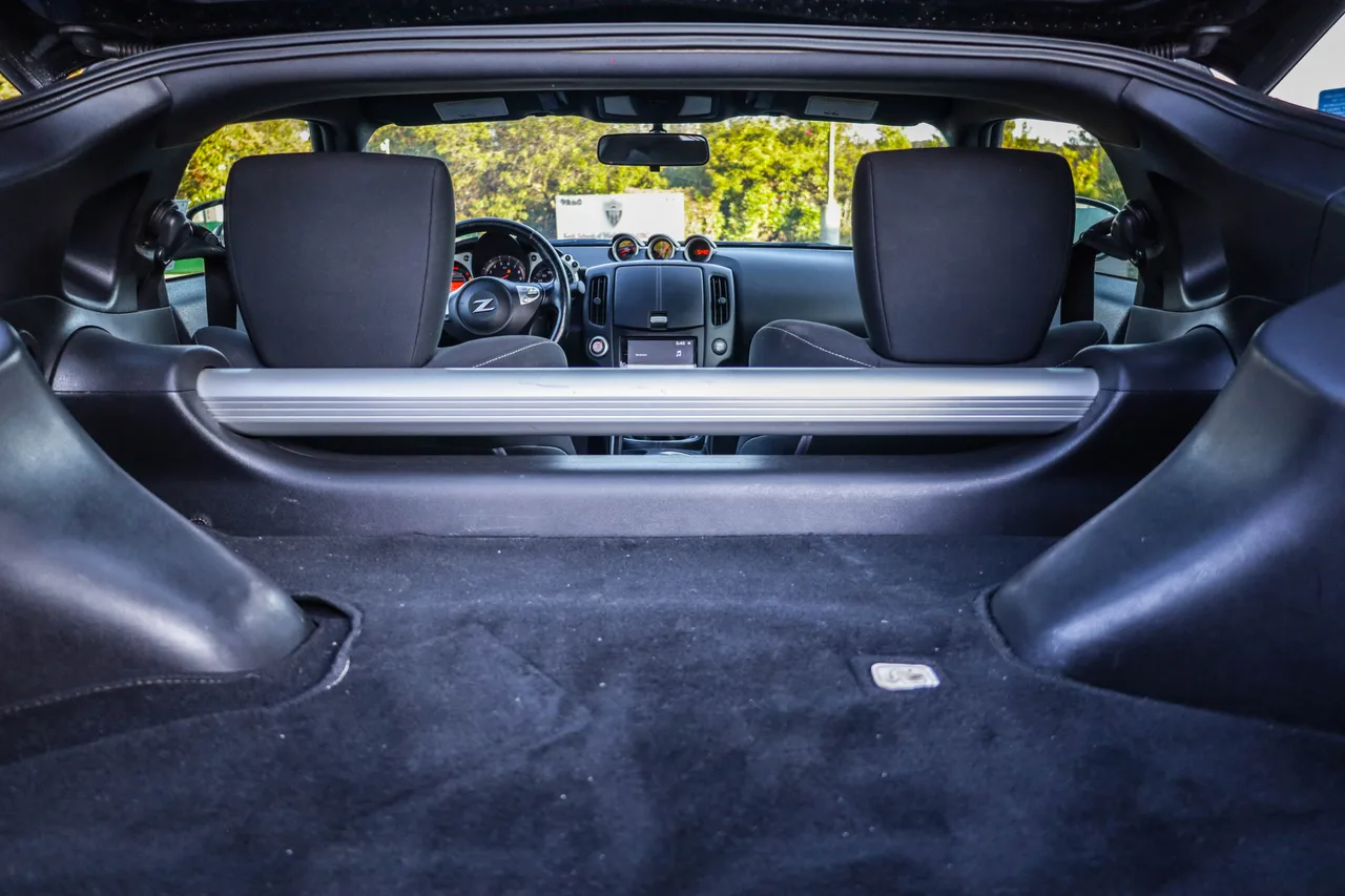 2014 Nissan 370Z — photo 14