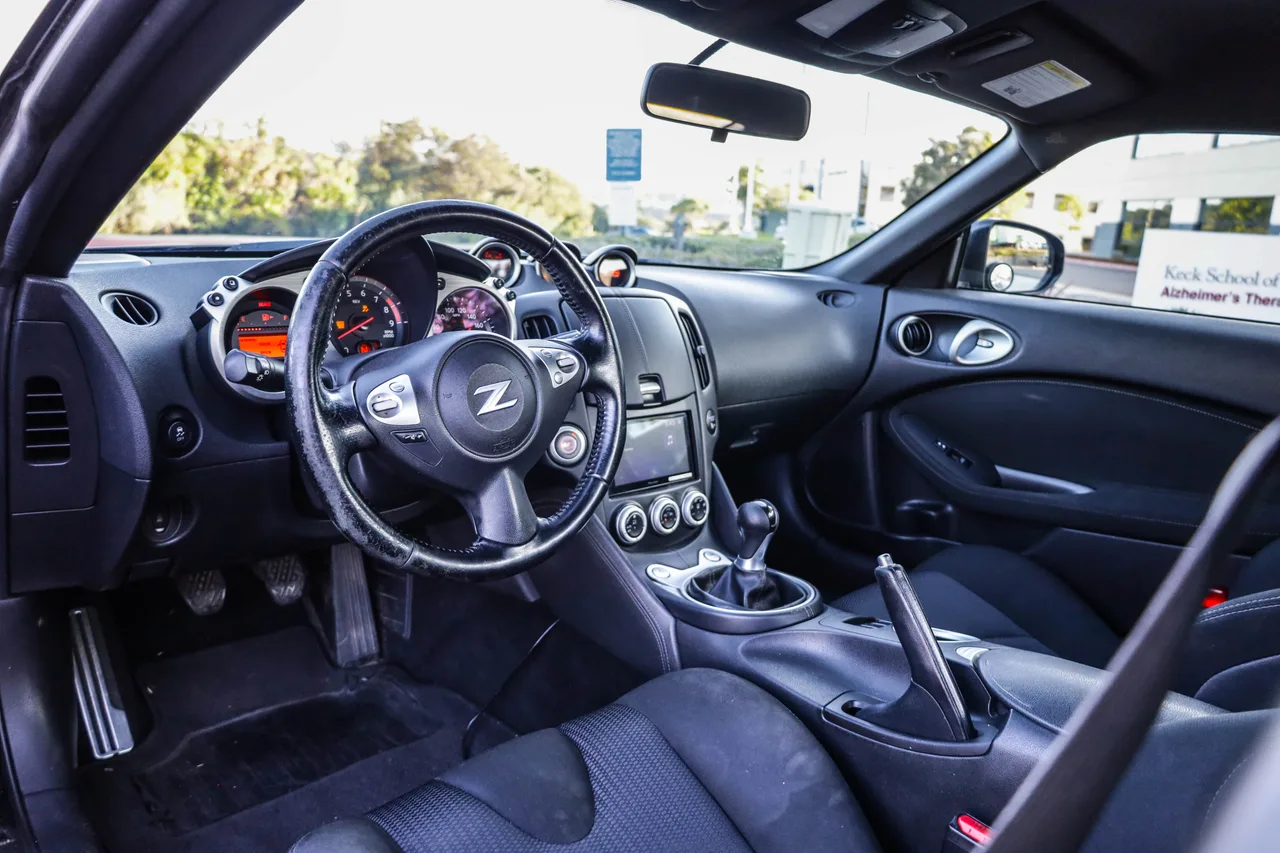 2014 Nissan 370Z — photo 25